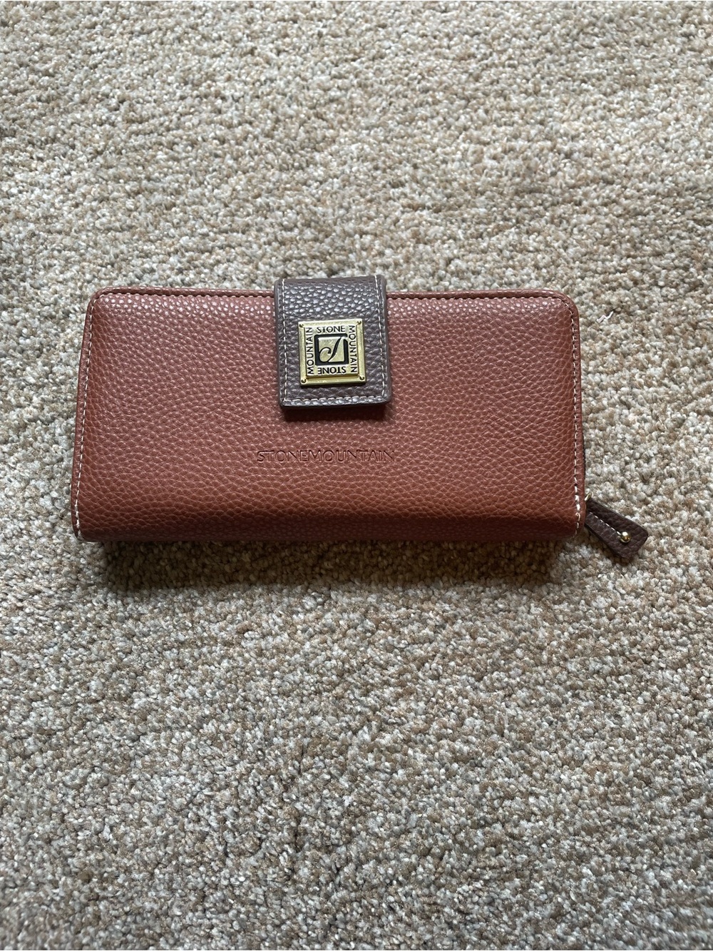 Stone Mountain Cornwall Brown Genuine Leather Zip around Checkbook Wallet